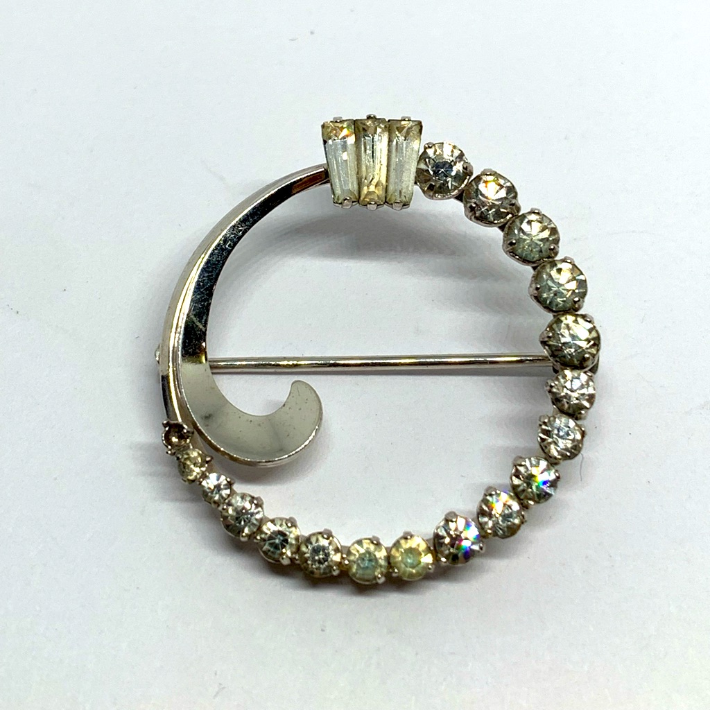 Vintage Signed Krementz Silver Tone Clear Chatons And Baguette Round Brooch 22$
